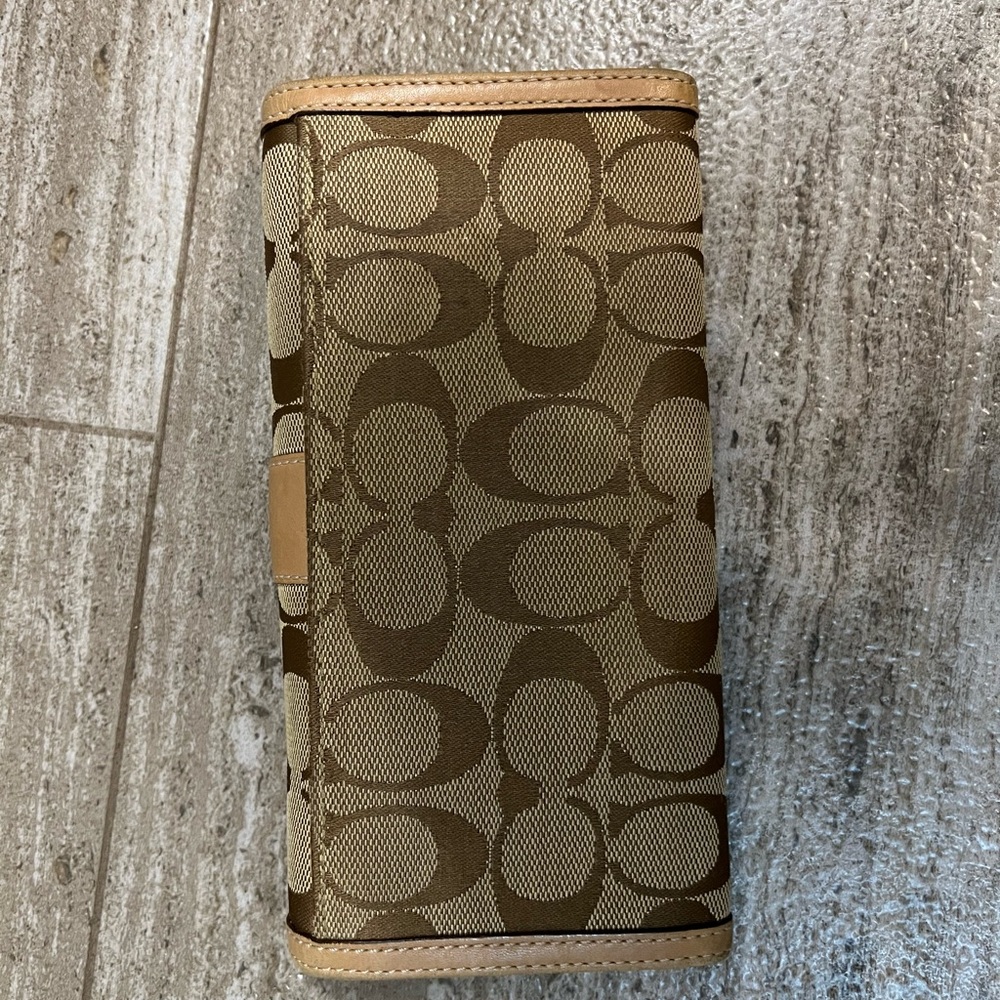 Coach Wallet - Picture 5 of 8